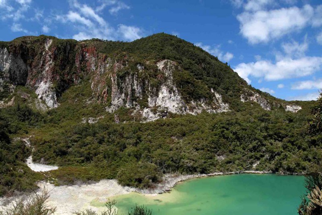 things to do in Rotorua - rainbow mountain