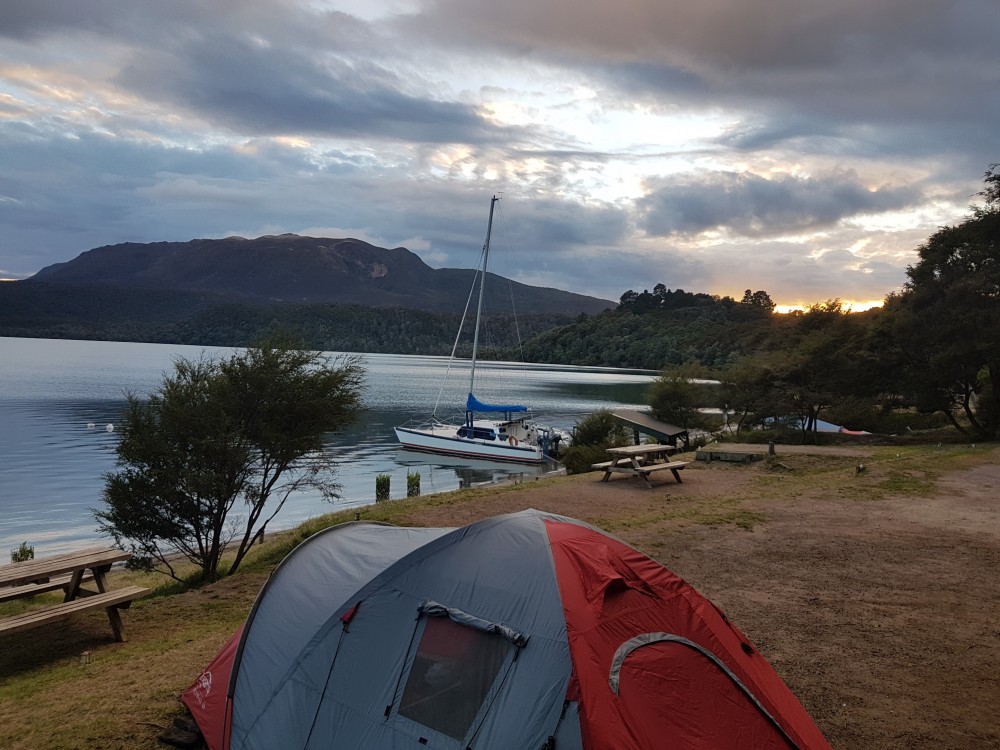 Lake Tarawere camp ground - Where to camp in Rotorua 