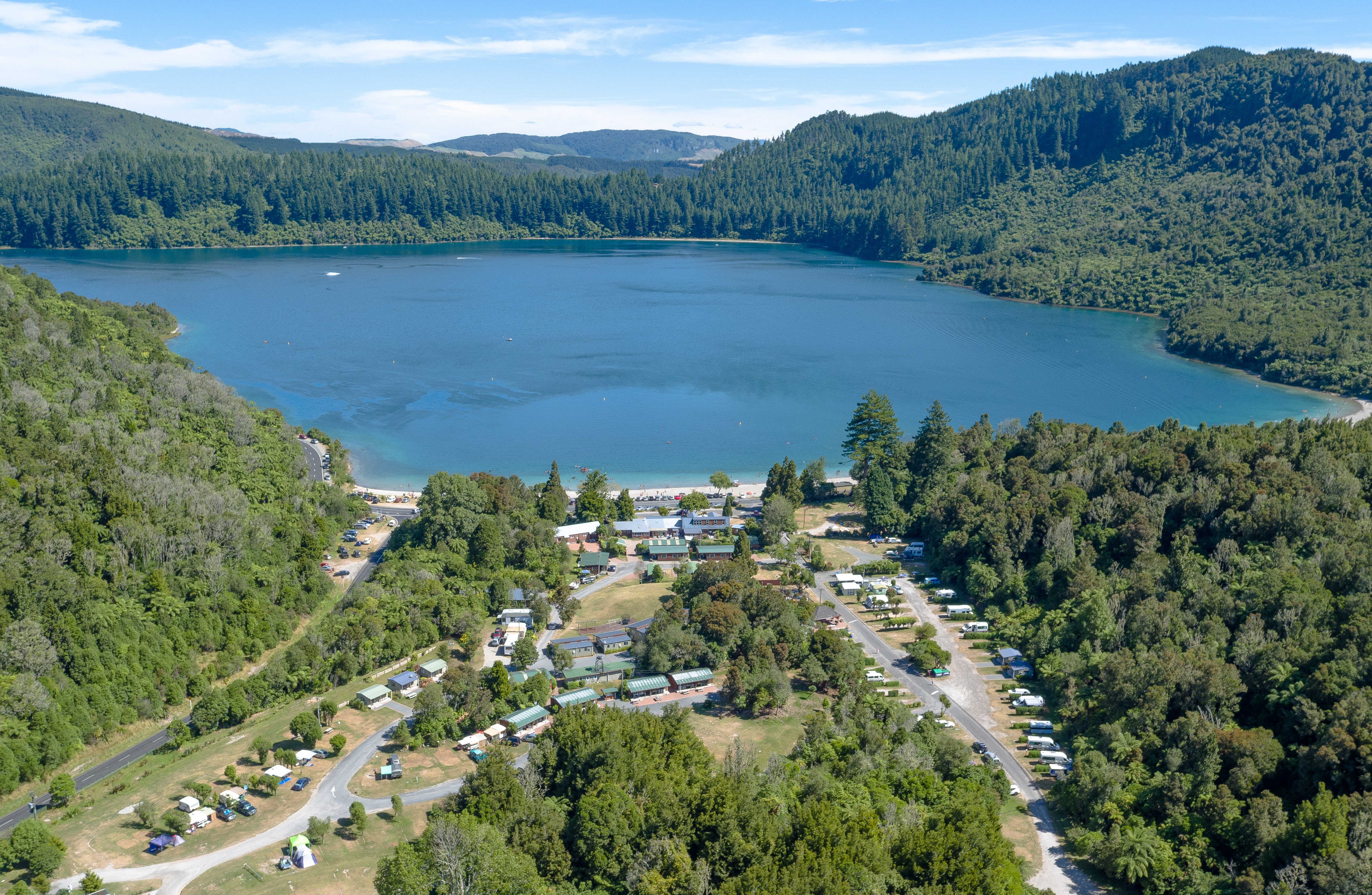 blue-lake-top-10-camping-in-rotorua