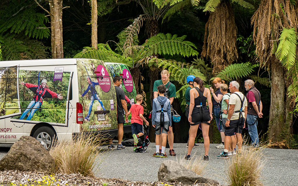 rotorua-canopy-tours-van-driving-in-NZ